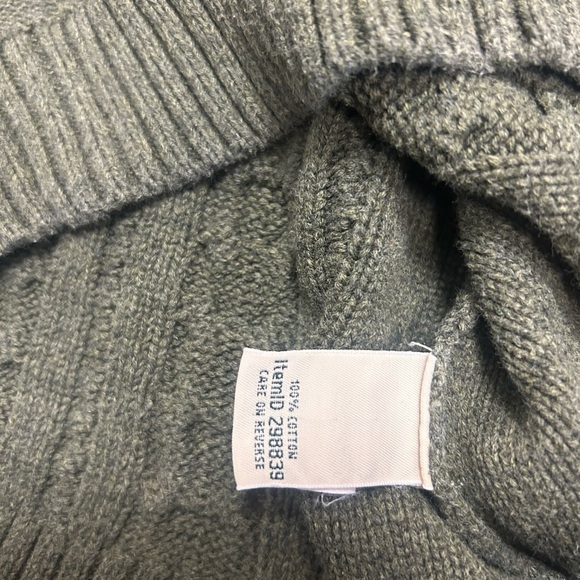 L.L Bean XS green light intentional fade cable knit cotton sweater in great cond - Picture 7 of 9